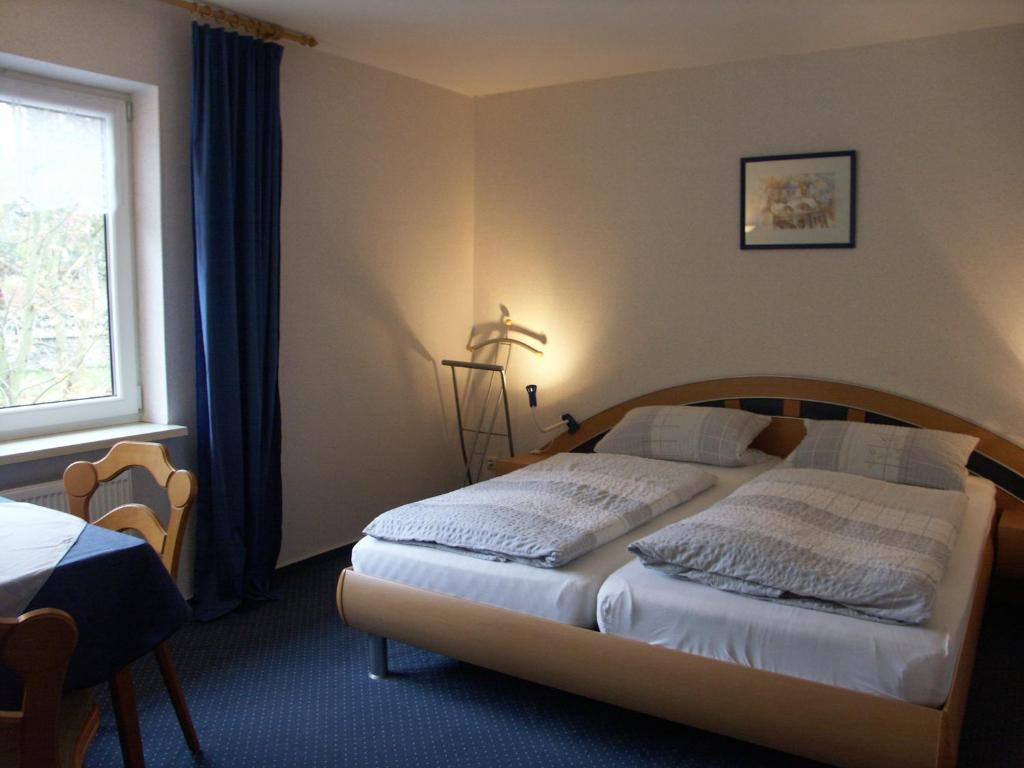Waldpension Zum Felsenkeller Lichtenfels-Sachsenberg Kamer foto